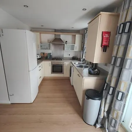 Shoreline Seaside Holiday Home Aberavon Beach Порт-Толбот Экстерьер фото